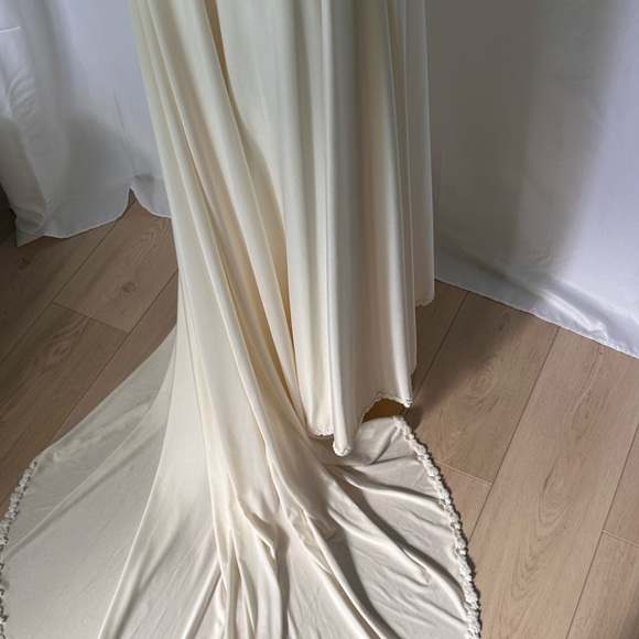 Vintage 1970’s Lace Wedding Gown - Picture 7 of 10